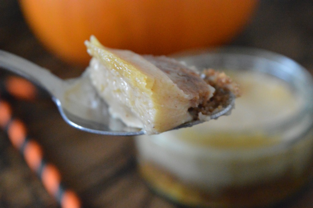 pumpkin cheesecake - a delicious creamy, vegan and gluten-free cheesecake with a comforting pumpkin spice flavour! www.intolerantgourmand.com