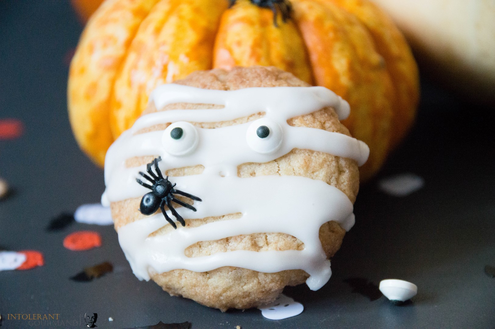Halloween Cookies - delicious gluten-free and vegan pumpkin spiced cookies, perfect for halloween treats, or simply just because. So quick and easy to make, little ones will love to help! www.intolerantgourmand.com