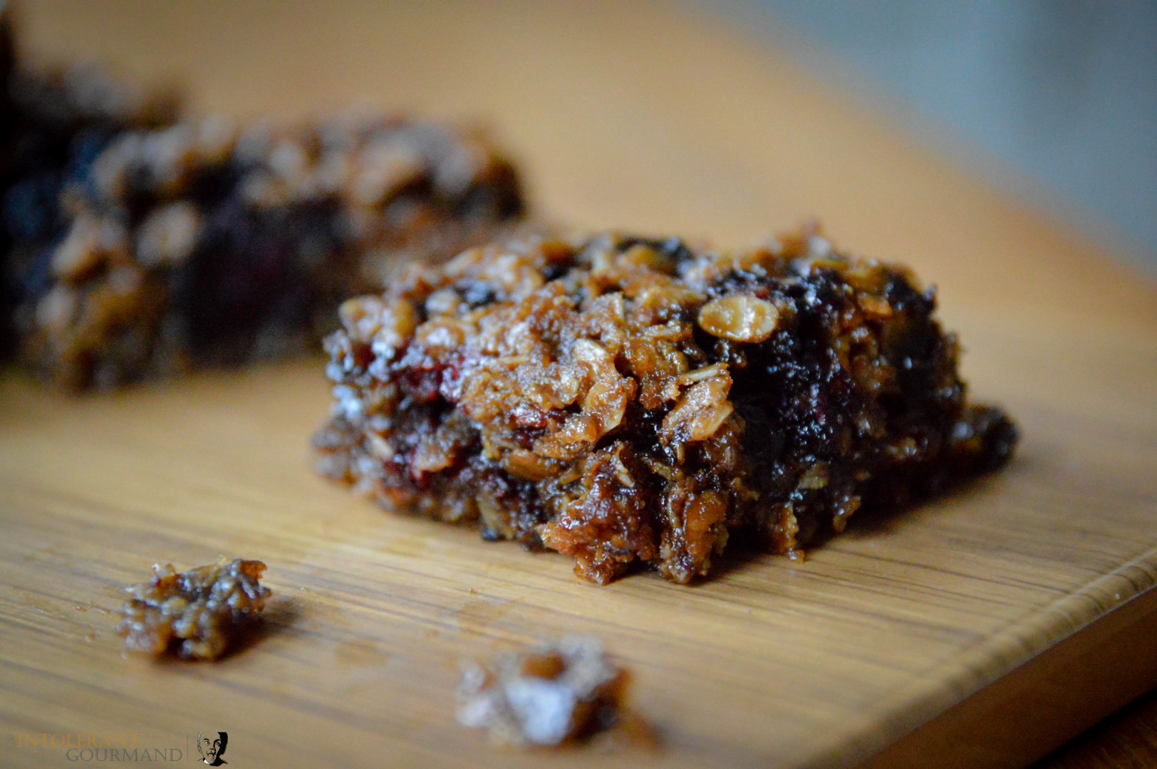 Blackberry flapjack - dairy-free, gluten-free blueberry flapjacks. Bursting with flavour, simple to make, and absolutely delicious! www.intolerantgourmand.com