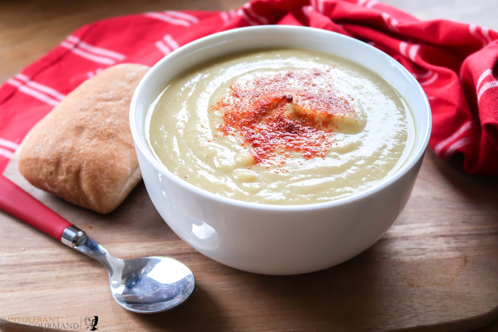 Creamy cauliflower vegetables - a delicious creamy, silky smooth soup made with cauliflower, brussel sprouts and onion! Naturally dairy-free, gluten-free and perfect for veganuary too! www.intolerantgourmand.com